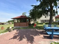 Einladende Ferienwohnung in Zweedorf Mit Grill