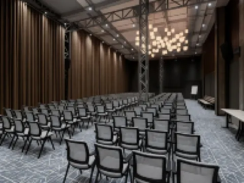 陶克汗廣場 奇姆肯特酒店