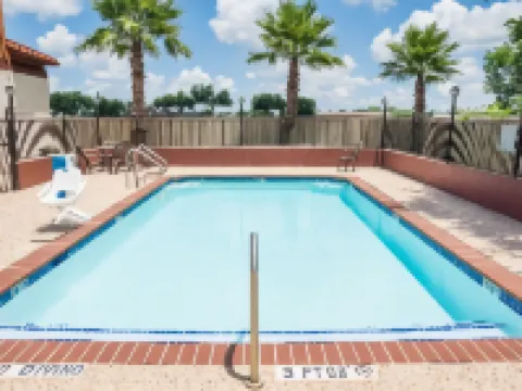 Super 8 by Wyndham Brookshire TX Hotels in Waller County