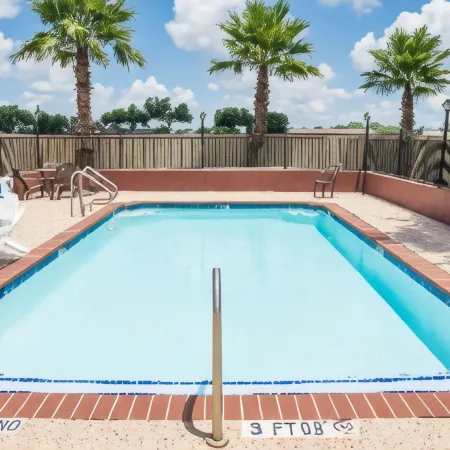 Super 8 by Wyndham Brookshire TX