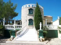 Villa with Pool in Provence -Villa Romantique Sleeps up to 12+4 in Optional Gite Hotels in Beaucaire