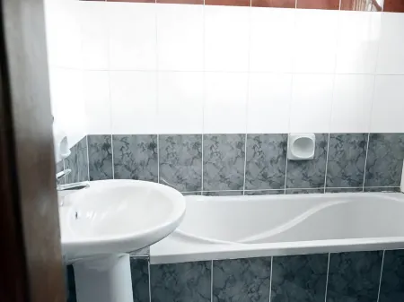 Christine Hotel - Christine Monarch