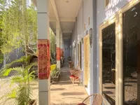 Clover Homestay Hotels in Mayangan
