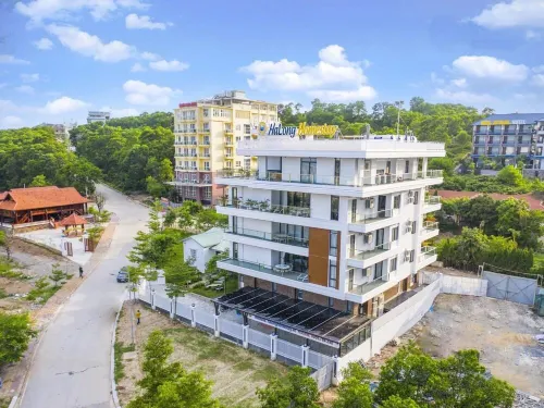 Modern 7-bedroom apartment with seaview balcony