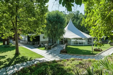 Hotel Resort Cueva del Fraile Отели рядом с достопримечательностью «Museo de Arte Abstracto Espanol»