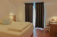 Wirtsberg Pension & Cafe Hotel a 