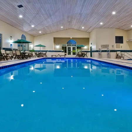 Country Inn & Suites by Radisson, des Moines West, IA