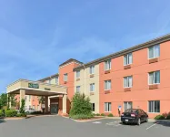 Quality Suites - 2-Star