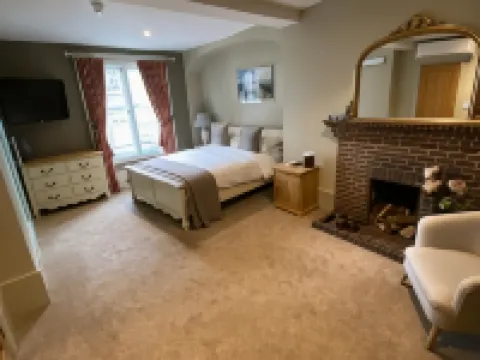 The Peppermill Town House Hotel & Restaurant Отели в г. Девицес