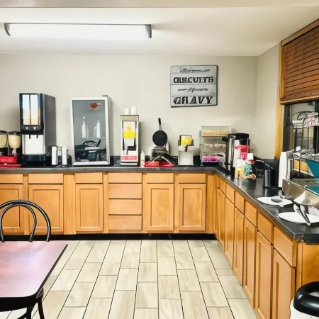 Super 8 by Wyndham Watertown
