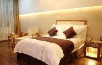 Geelong Grand Sichuan Hotel - parking