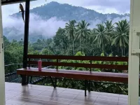 Baan Bhuriwat Kiriwong Hotels in Lan Saka