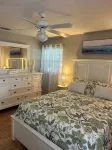 Spacious Family friendly home across from Lake Jackson, near downtown Sebring.