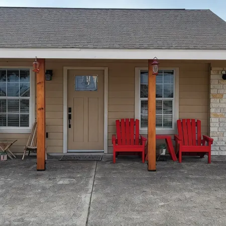 Coffee & Tea Bar. New Appliances. Extended Stays Allowed. King Bed.