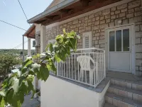 Apartment Agata Hotels in Splitska