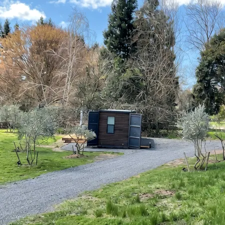 Tuscan Villa Riverfront 1-bedroom, 1 Bath, Oakdale with WiFi and AC