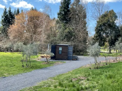 Tuscan Villa Riverfront 1-bedroom, 1 Bath, Oakdale with WiFi and AC