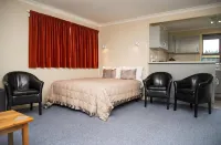 Alpenhorn Motel - 3-Star
