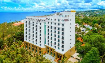 Night Sea Hotel