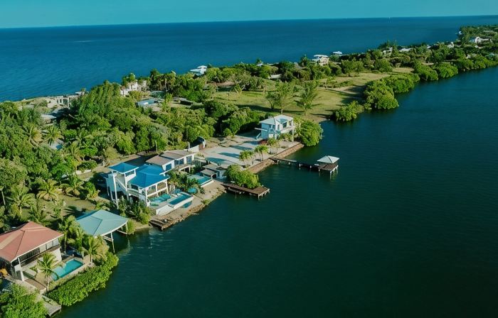 Ophelia's Villa: Waterfront Luxury with Private Pool