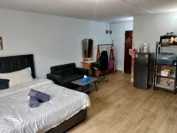 Impact Muang Thong Popular Condo C5 by Mom Tang