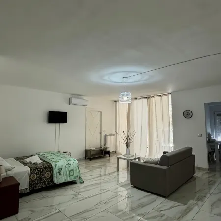 SOL Casa Appartamento Ampiamente Soleggiato con Vani Ampi e Spaziosi
