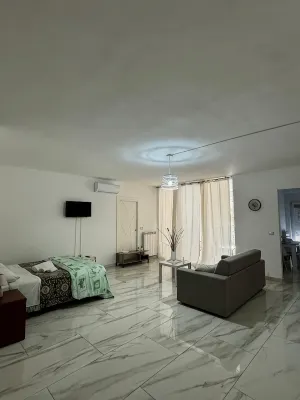 SOL Casa Appartamento Ampiamente Soleggiato con Vani Ampi e Spaziosi - Wifi