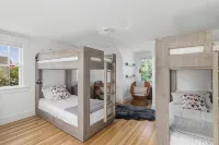 Walk to the Beach - Serene Coastal Country Cottage