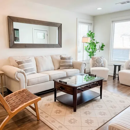 Cute 2 BR Condo Downtown Homewood