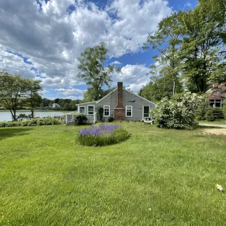 Quaint Retro Ash Cove Cottage
