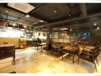 อีเรสซิเดนซ์ โรงแรมใกล้สถานีฮักดง
