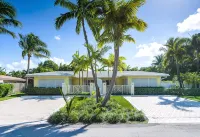 Aug  Sep month available! 2B 2BA  w POOL 4min to Fort Lauderdale beaches . Messi - Villas