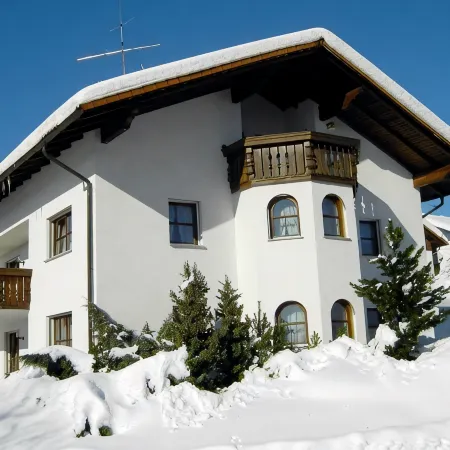 Cozy apartment on a quiet south-facing slope in close proximity to nature