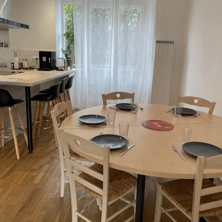 Appartement du Lion, à 10 Minutes du Centre Ville, Stationnement Idéal!