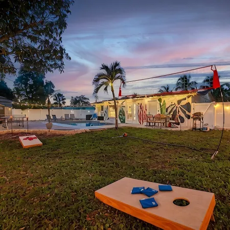 Sunny-Haven 3 Bedroom PoolVilla With GameRoom near the Beach & Shopping Centers