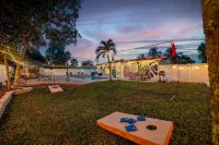 Sunny-Haven 3 Bedroom PoolVilla With GameRoom near the Beach & Shopping Centers