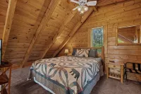 Wow!-Pool-Hot Tub-Cozy Cabin Near Dollywood Centrally Located
