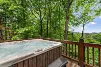 Mountain Views! Private Cabin, Firepit & Hot Tub, Fireplace--Dog Friendly! - Vuoristonäköala