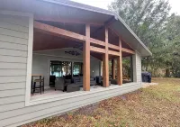 Newly built, charming cozy and quiet river home