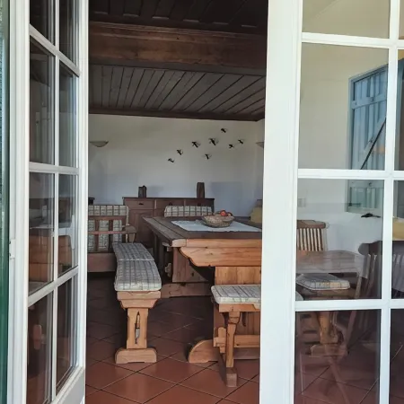 Casa do Moinho, between the Lagoon and Óbidos Castle