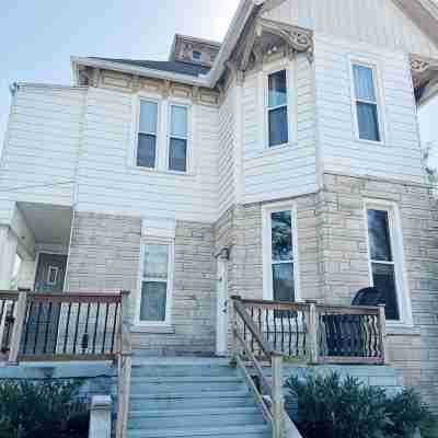 Downtown EVV 2BR- 1.5BA Apt- Chandler A Hotel Exterior