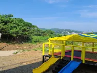 Yeongheungdo Family Pension Hotel berhampiran Pantai Simnipo