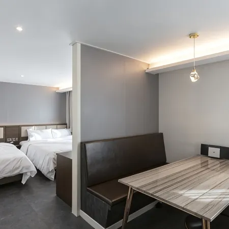 Busan Nampodong Lounge 26 Hotel Отели рядом с достопримечательностью «Рынок Схиндонга»