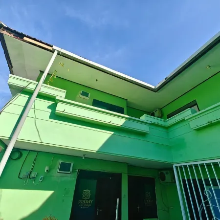 Roomy Guesthouse