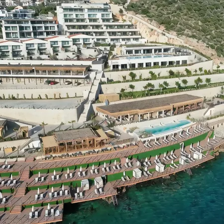 LURES HOTEL