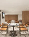 曼珀·輕奢全景飯店（黔西高鐵站黔西一中店） - 停車場