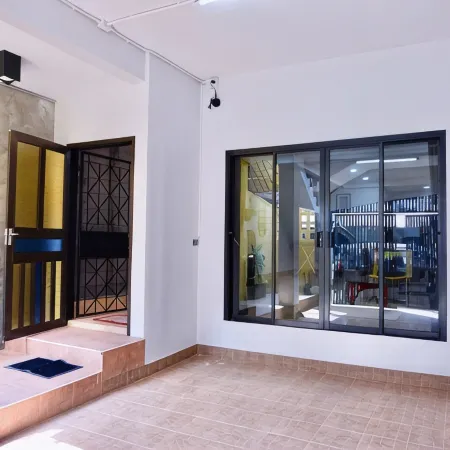P'Ja House by Lorenzo Property