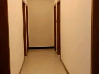 Lingbao Chengdong Xinyi Hotel