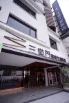 3 Door Hotel