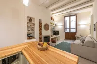 Marco's Stylish Home: in the Hearth of Cagliari - Condos